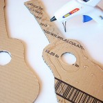 Картонная гитара для маленьких музыкантов.